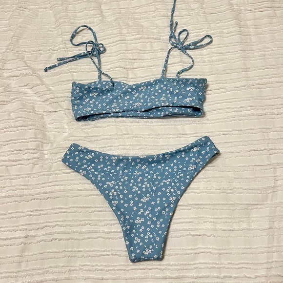 Shein bikini top/bottoms - Picture 2 of 3